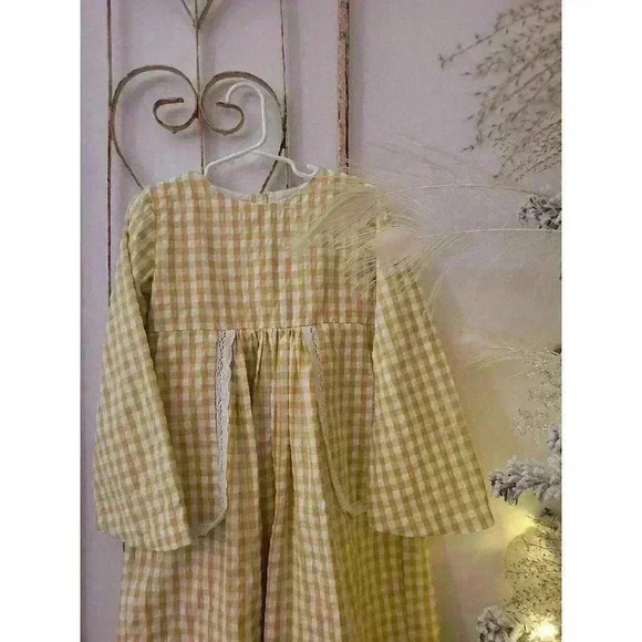 Smockingbird Gingham Dress‎ - Picture 3 of 6